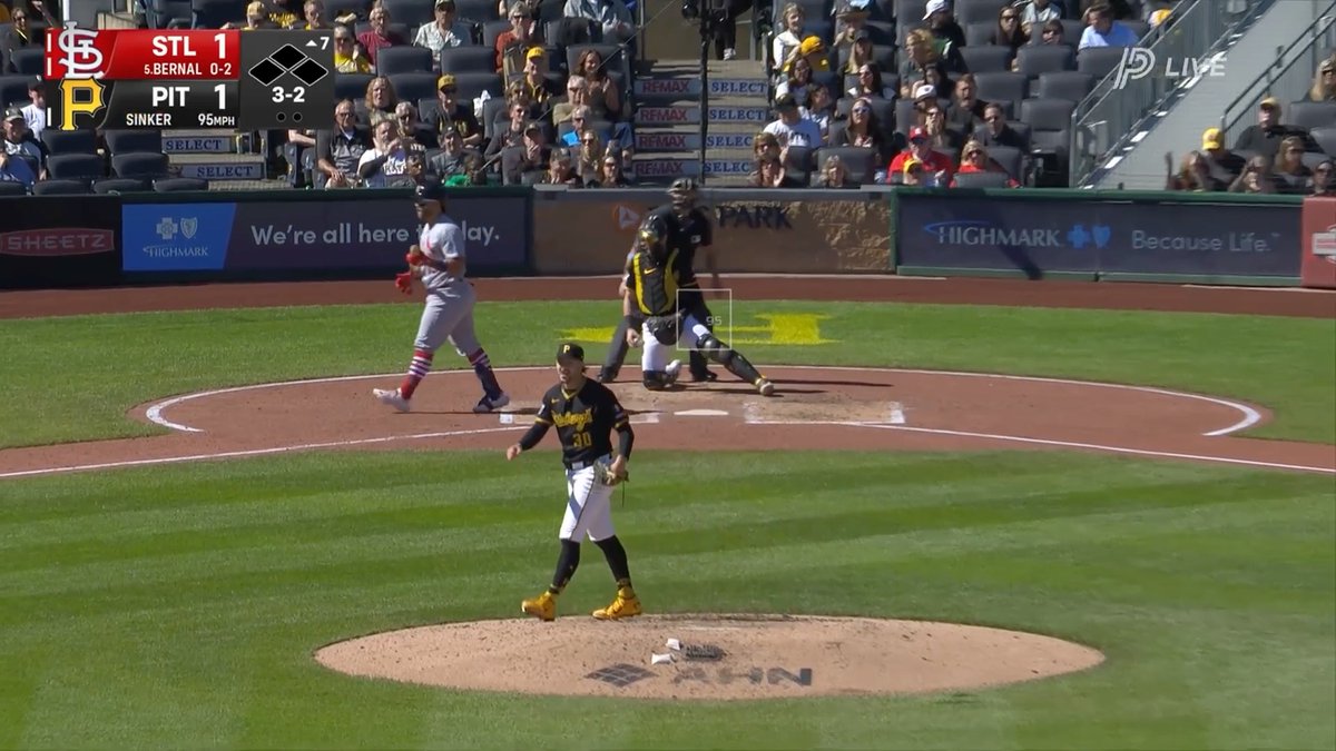 Paul Skenes final pitch of 2026: secures his 200th strikeout of the season 🔒🔥