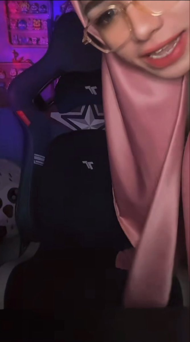 ada ada je tgh buat live kat tiktok boyfriend nak ajak main sekali, tk tgk situasi tapi sedap 🤪