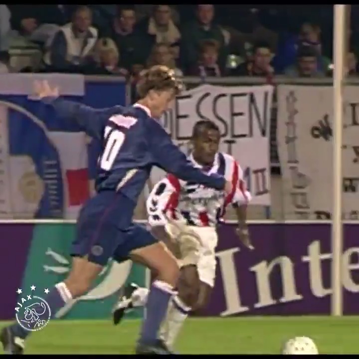 Brian Laudrup with a beauty for Ajax!