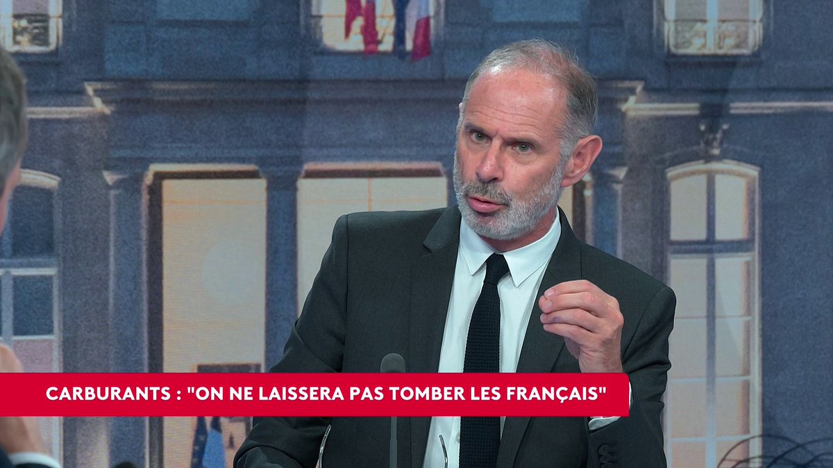 🔴 🗣️ Carburants : Emmanuel Macron n'exclut pas une baisse des taxes "Je suis très étonné de cette phrase (...) je trouve que c'est concéder à Marine Le Pen une victoire", confie notre éditorialiste politique Gilles Bornstein. #canal16