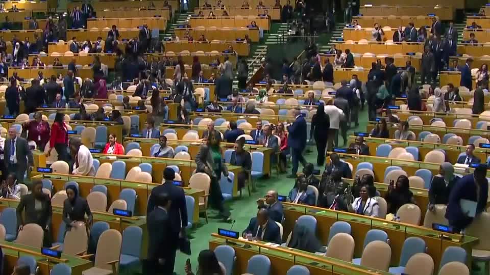 Dozens of delegates at the UN General Assembly walked out when Israeli Prime Minister Benjamin Netanyahu began his speech to world leaders