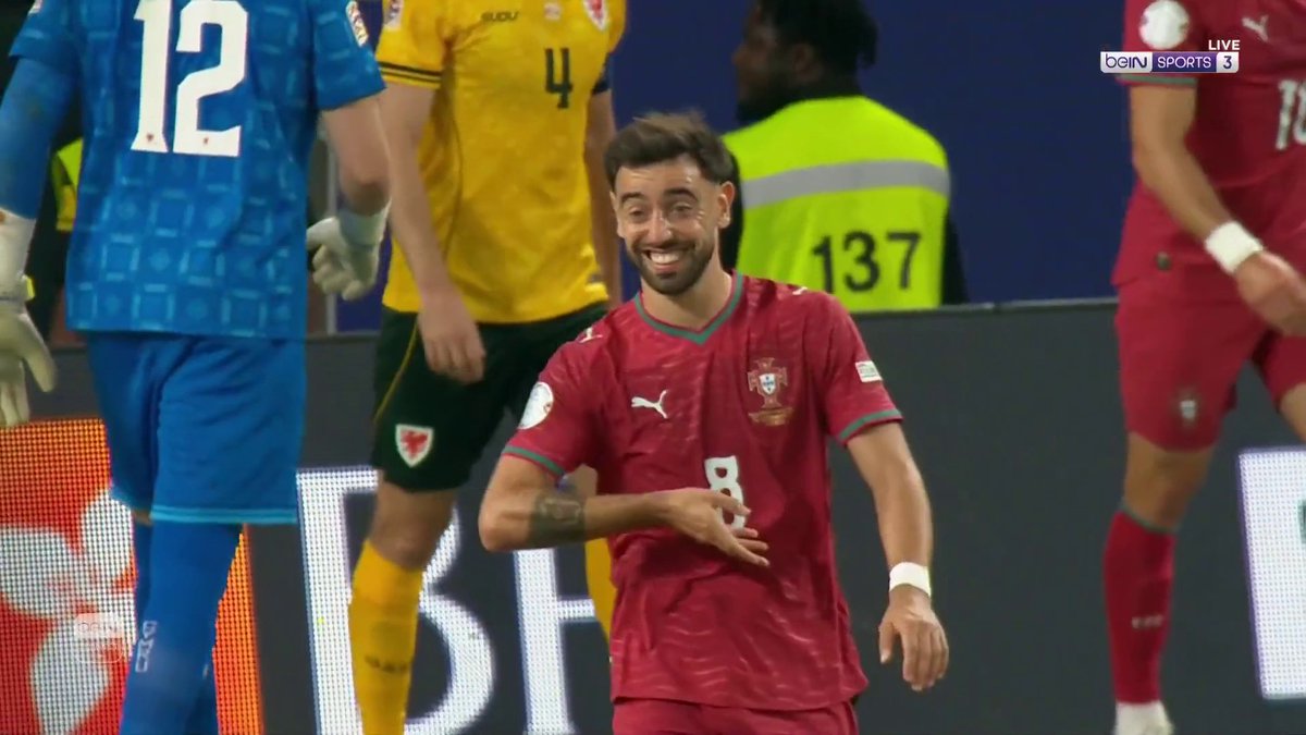 جواو فيليكس يسجل هدفاً من خارج منطقة الجزاء للمنتخب البرتغالي #دوري_الأمم_الأوروبية