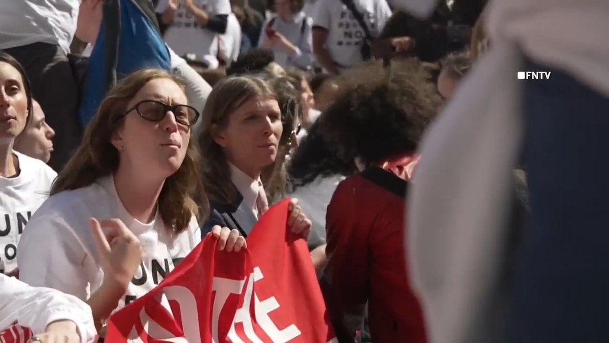 Susan Sarandon and Hannah Einbinder handcuffed at Netanyahu protests outside NYC U.N. 🎥: