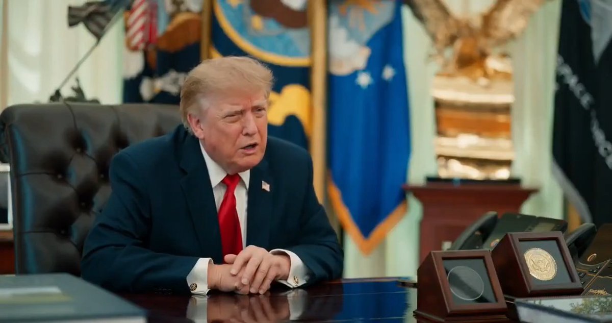 Trump has finally learned the correct pronunciation of Polish President Karol Nawrocki's surname 😯 It's "Navrotsky" not "Nawrocky".