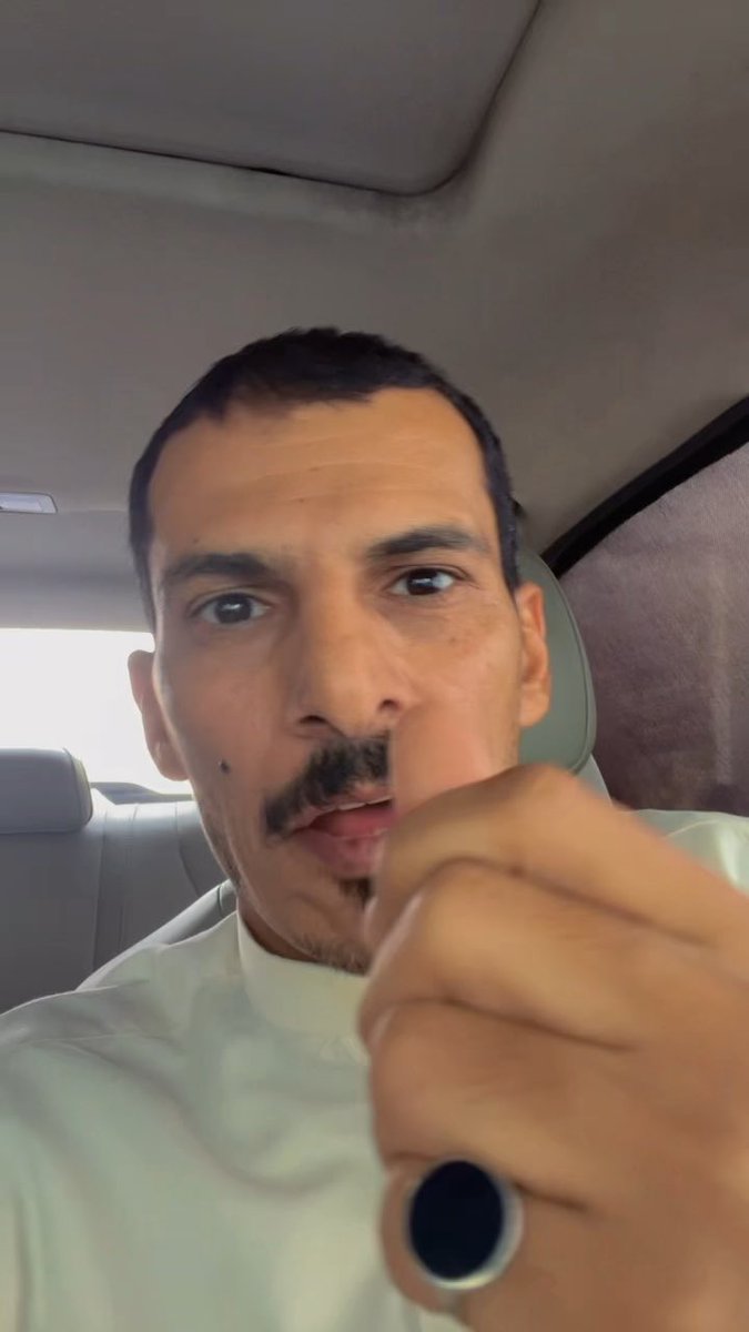 رجل يشكي انه تم فصله بسبب غياب ثلاث ايام…