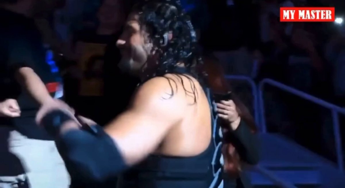 “Roman Reigns was booed outta every building” “It took him 10 years to get over” Meanwhile Roman Reigns as the Big Dog…