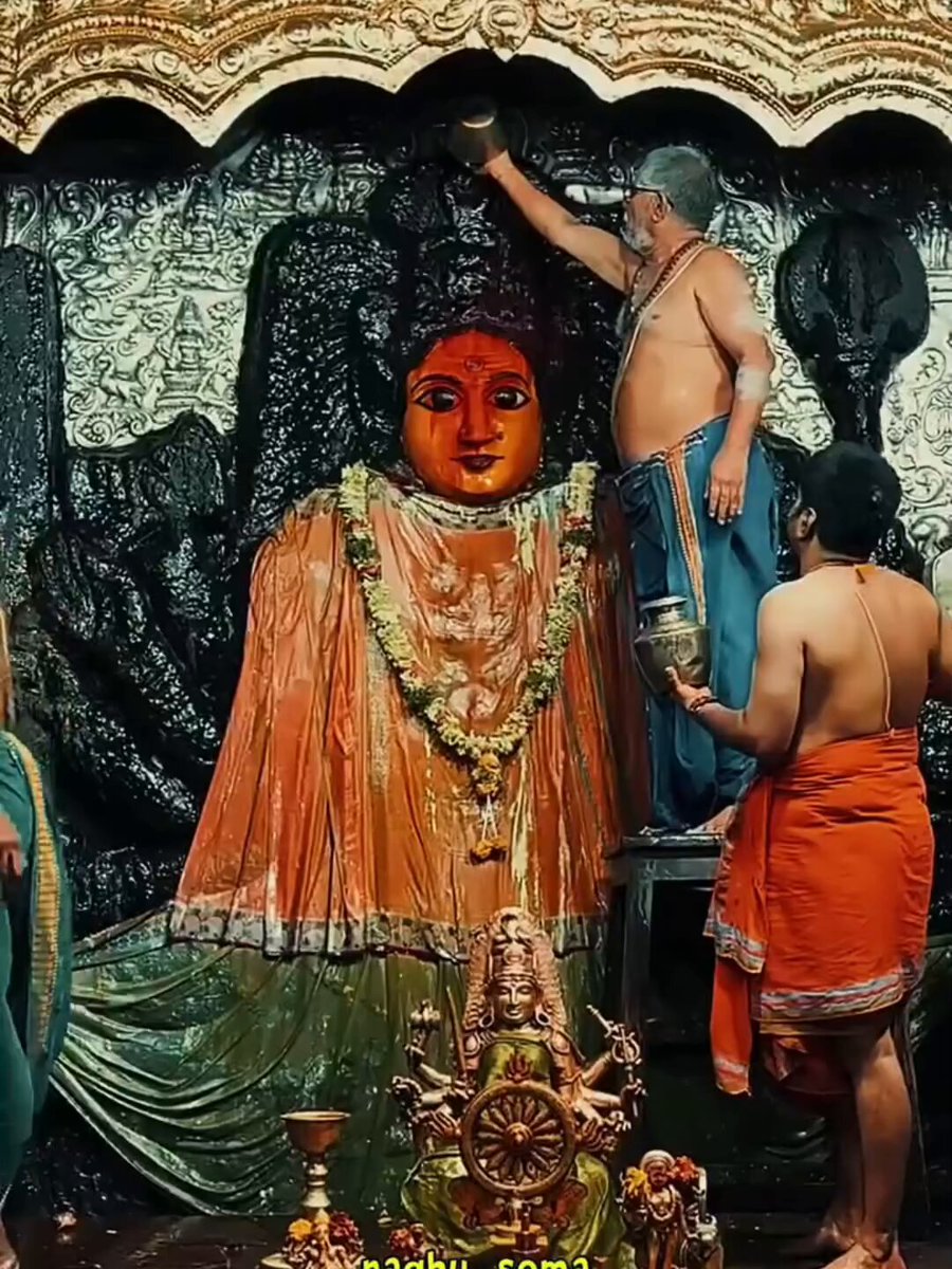 Sacred Abhishekam of Maa Bhadrakali during Brahma Muhurta in Warangal, Telangana. Jai Maa Bhadrakali
