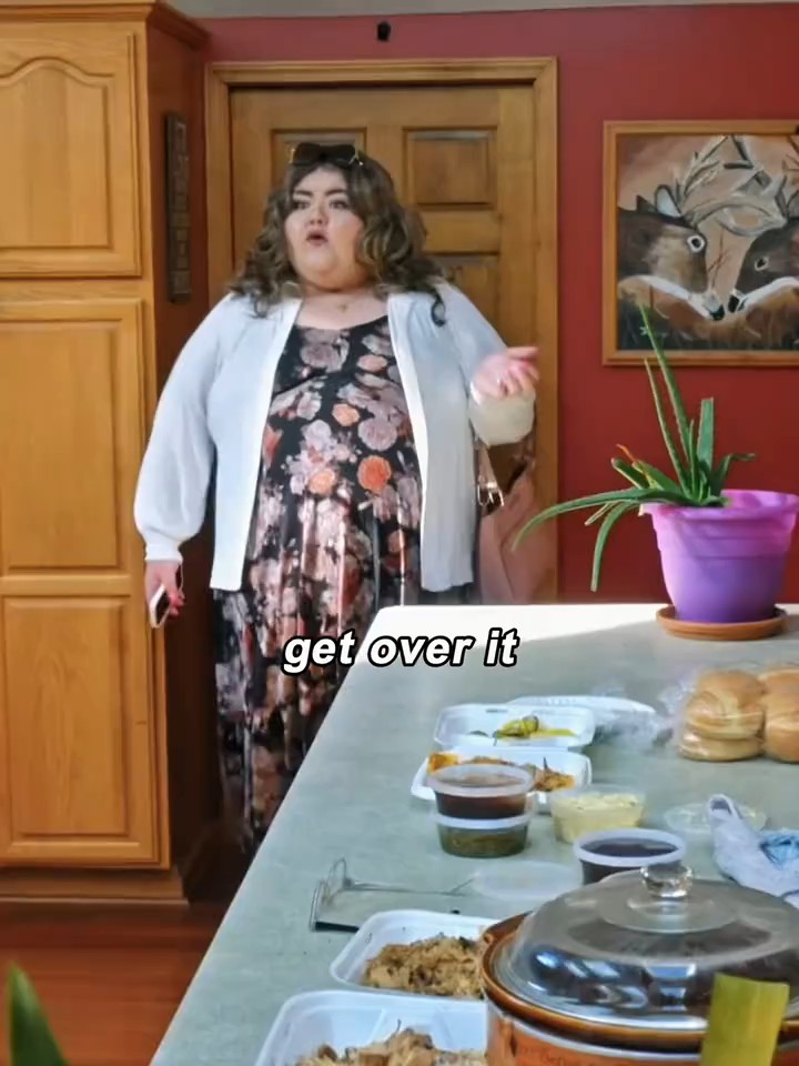 Angie was working tirelessly to help her obese son lose weight, only to discover that obesity was the least of her problems. Her son Shay now identifies as a girl, and it has brought a whole new level of drama to their relationship. Some viewers feel Angie is too overprotective and not supportive enough, while others believe Shay is simply being a spoiled brat. Either way, this family has a lot more going on than just a weight-loss journey. 👀