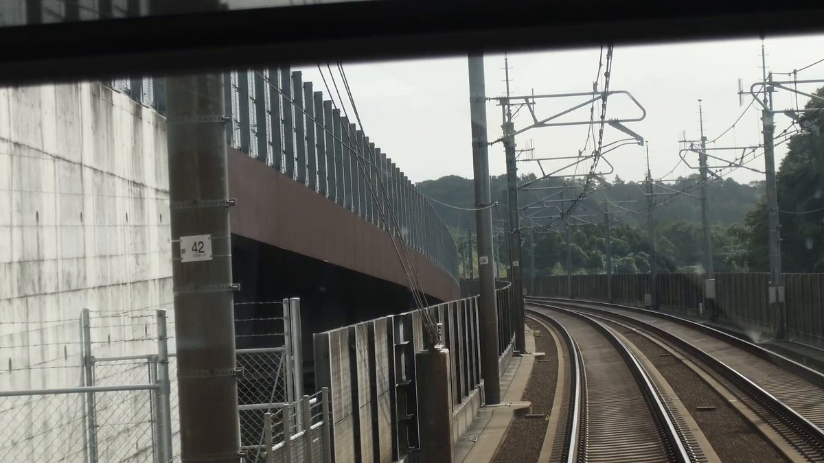 25日の印旛沼。 反対側の住宅方向も、まだ冠水したままです。 行政の方々から地域住民の皆さんまで、懸命に対応されているなか、通勤で利用させていただいているだけの私が恐縮ですが、一日も早い復旧を願っております🙏