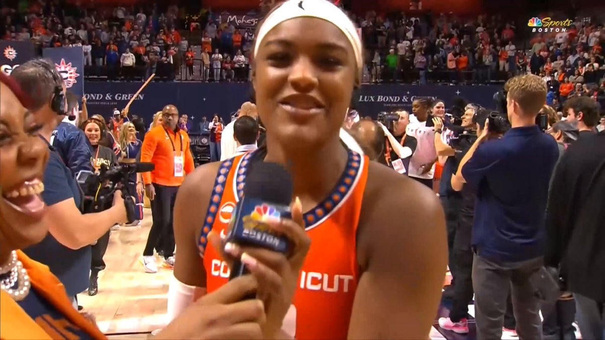 "This is the basketball capital of the world baby! Don't ever forget!" 🗣️ UConn alum Aaliyah Edwards setting the record straight after the Connecticut Sun played their final game at Mohegan Sun Arena 👏