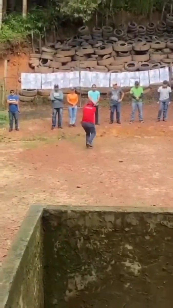 USPSA guys will say he broke the 180 rule 😎 Train accordingly (not like this)... #OSHA #nope #IQtest #FAFO #darwin #fail #safety