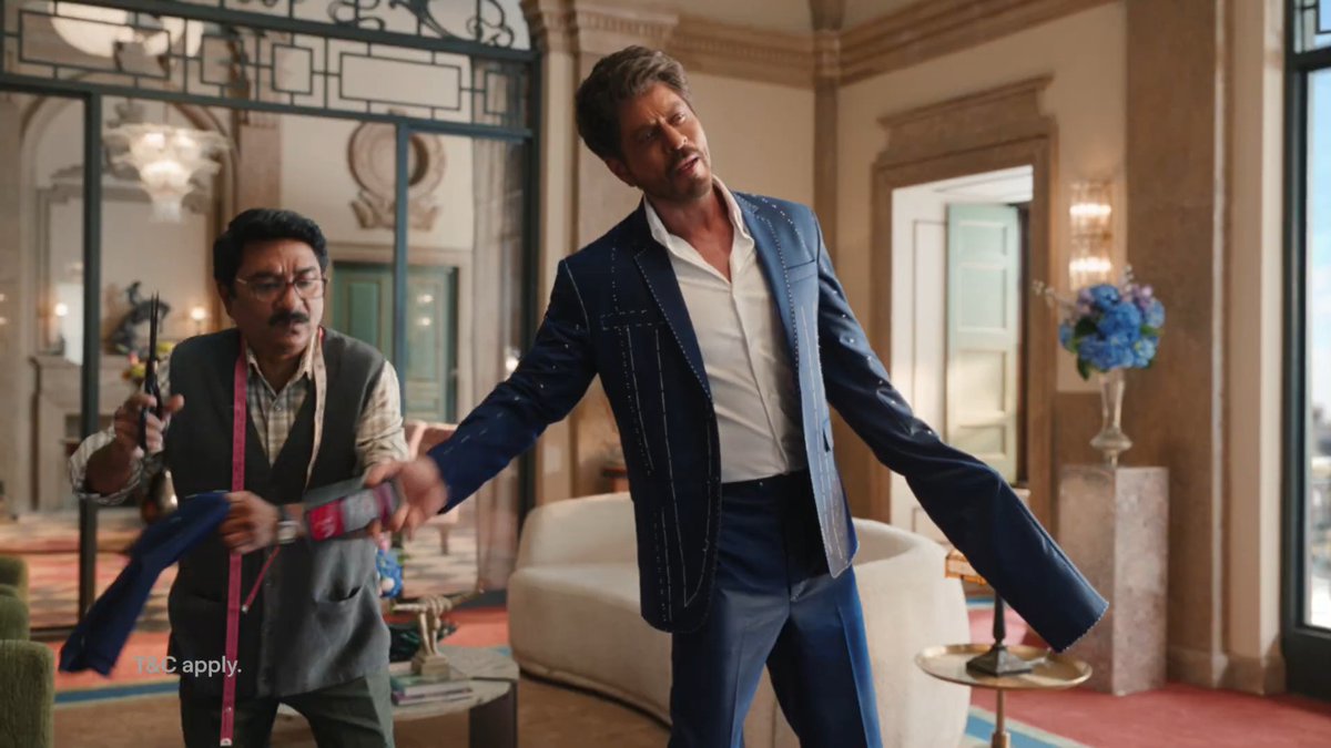 King Shah Rukh Khan in the latest Vi advert 💝 Shah Rukh Khan #King #ShahRukhKhan #Vi #Ad #TeamShahRukhKhan #SRK