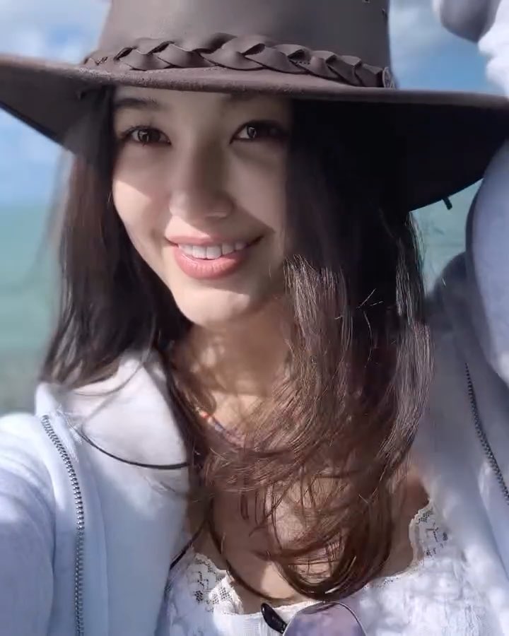 See u 16:30 KST #다니엘 #Danielle