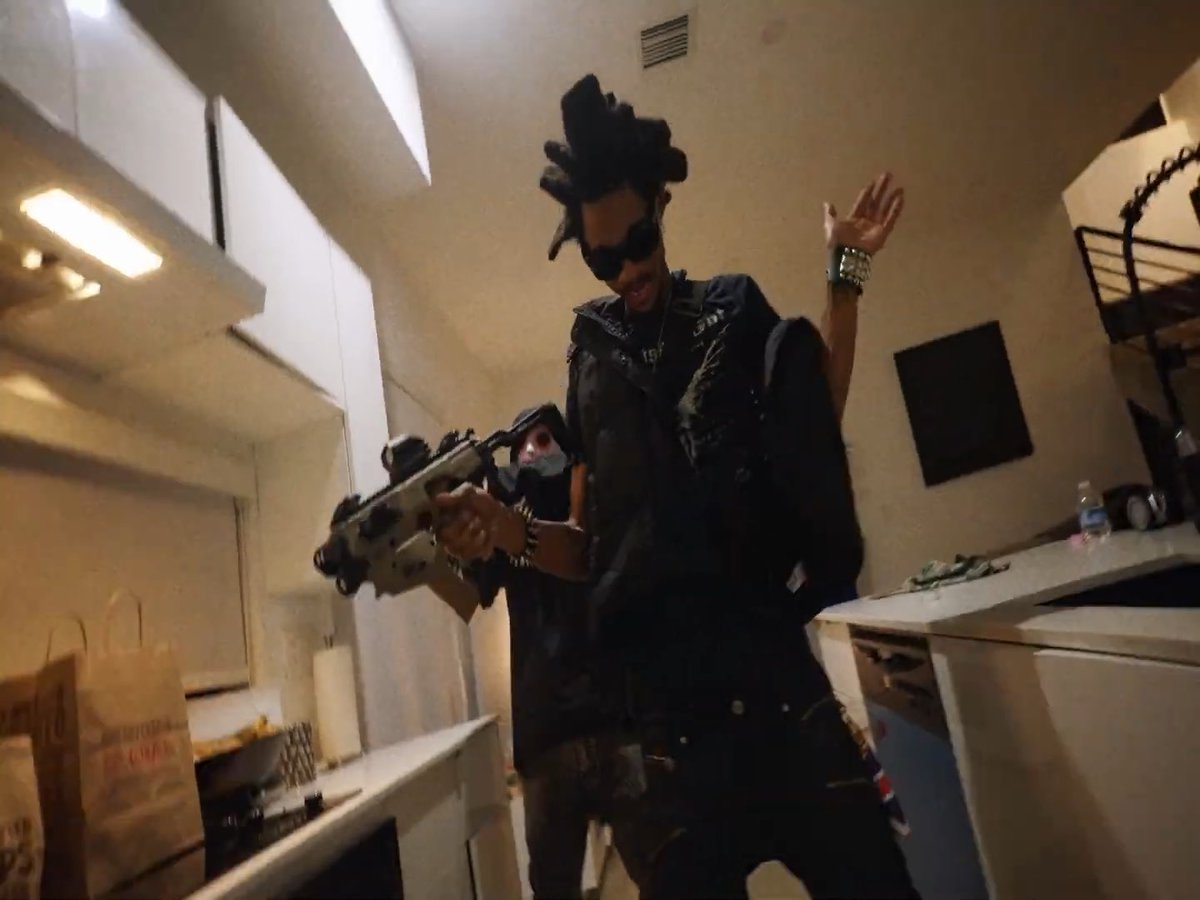 Rocket Rese got Black Kray on Hardstyle