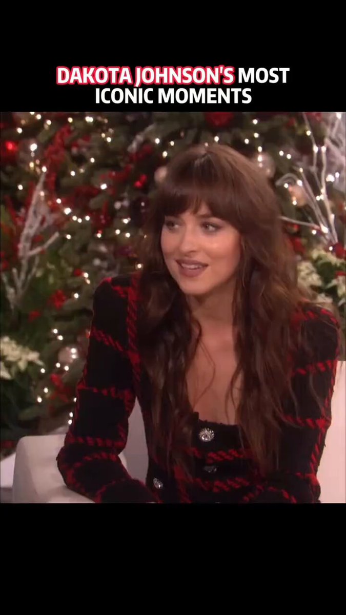 Dakota Johnson's SNL moments will never not be iconic😍😍😍