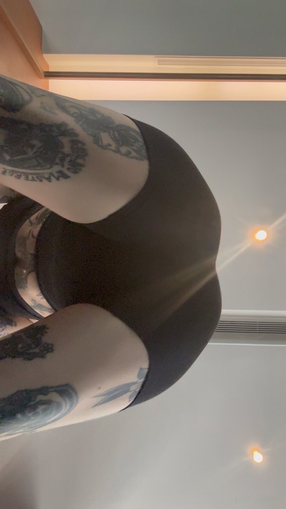 pov - you’re an irrelevant speck of dust on the gym floor.