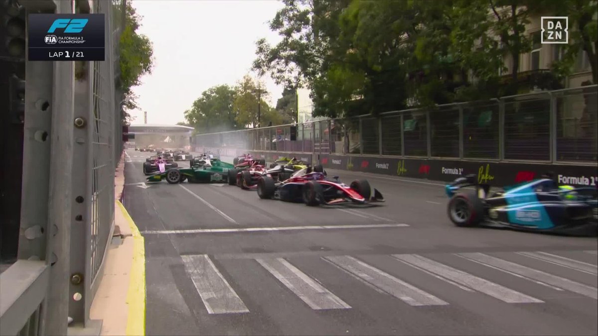 Qué pena lo de Mari Boya 💔 Rafael Camara se lo lleva puesto en la salida de la Sprint de la F2 #AzerbaijanDAZNF1 🇦🇿