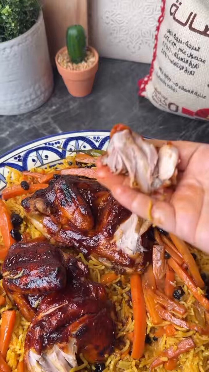 غادة عبدالله: بعلمكم طريقتي في البخاري اللي مستحيل اغيرها 🥕 sugarlicious .om📹