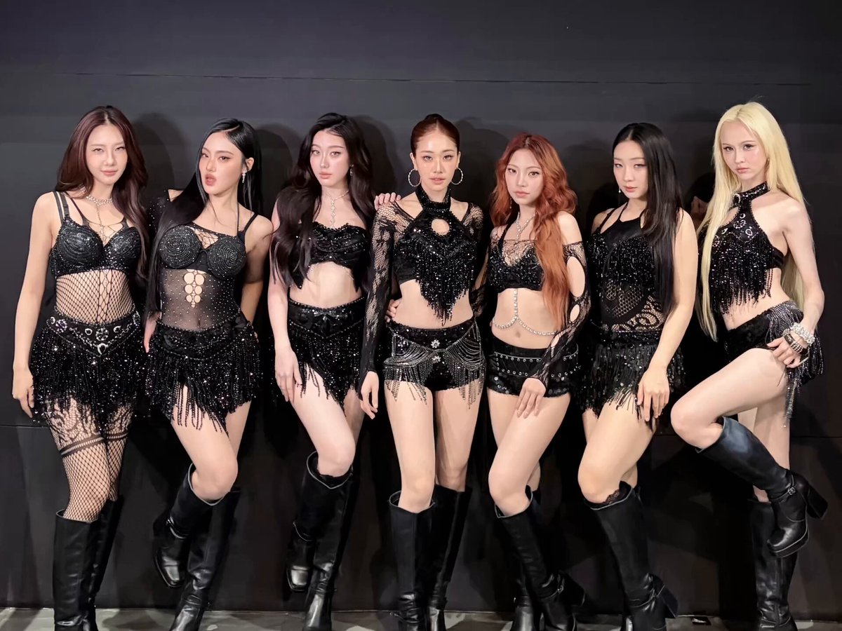ที่ฝนตกเพราะน้ำตาใครหรือเปล่านะ? 🌧️😕 4EVE - ที่ปรึกษา | OFFICIAL MV ☔️ 💐 YouTube : 4EVE #4EVEที่ปรึกษา #4EVE #XOXOentertainment