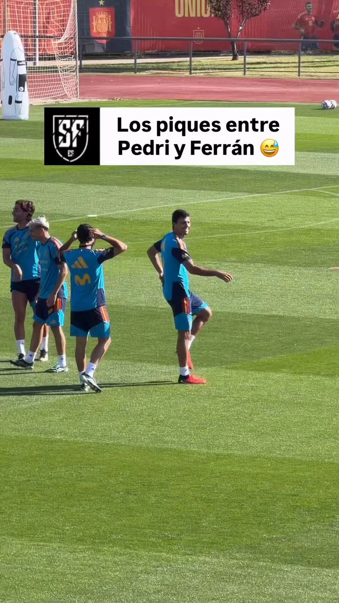 Ferran and Pedri being annoying in training