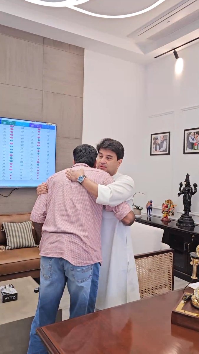बधाई सारांश! भारतीय टीम तक आपका सफर आपकी लगन, प्रतिभा, और निरंतर मेहनत का शानदार परिणाम है। इसी समर्पण के साथ आगे बढ़ते रहिए और मध्य प्रदेश एवं भारत का नाम विश्व पटल पर ऐसे ही गौरवान्वित करते रहिए।
