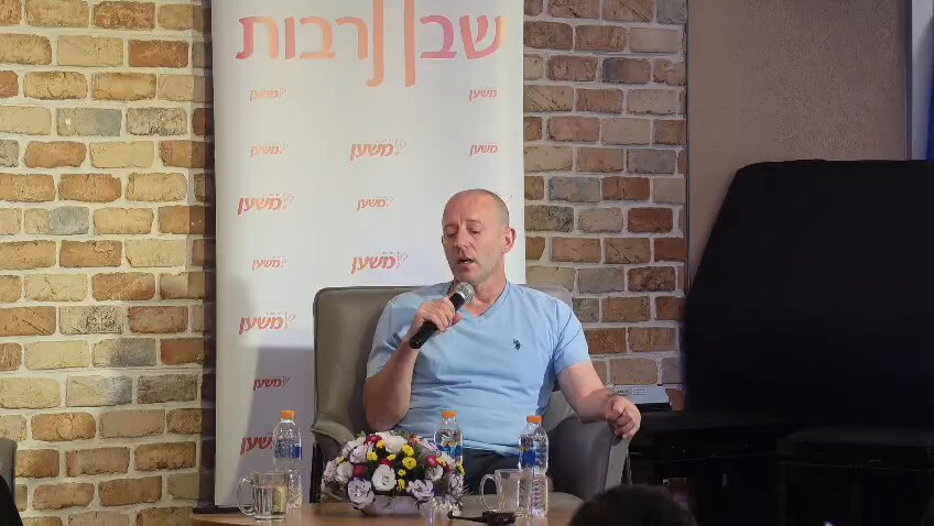 אלישע מדן, ששוריין ברשימת הליכוד, בשישי תרבות במשען - אני רוצה לראות קואליציה רחבה ככל שאפשר וגם אמרתי את זה לראש הממשלה, כשהוא ביקר אותי בשיבא. - גם מפלגות מהצד השני? כל מפלגה ציונית שיכולה להיכנס. יש לנו אתגרים מאוד גדולים ואנחנו צריכים להיות ביחד