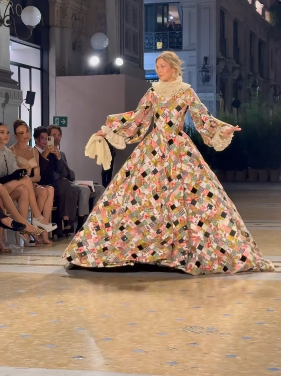 SANA's fancam of Gigi Hadid at Vogue World in Milan