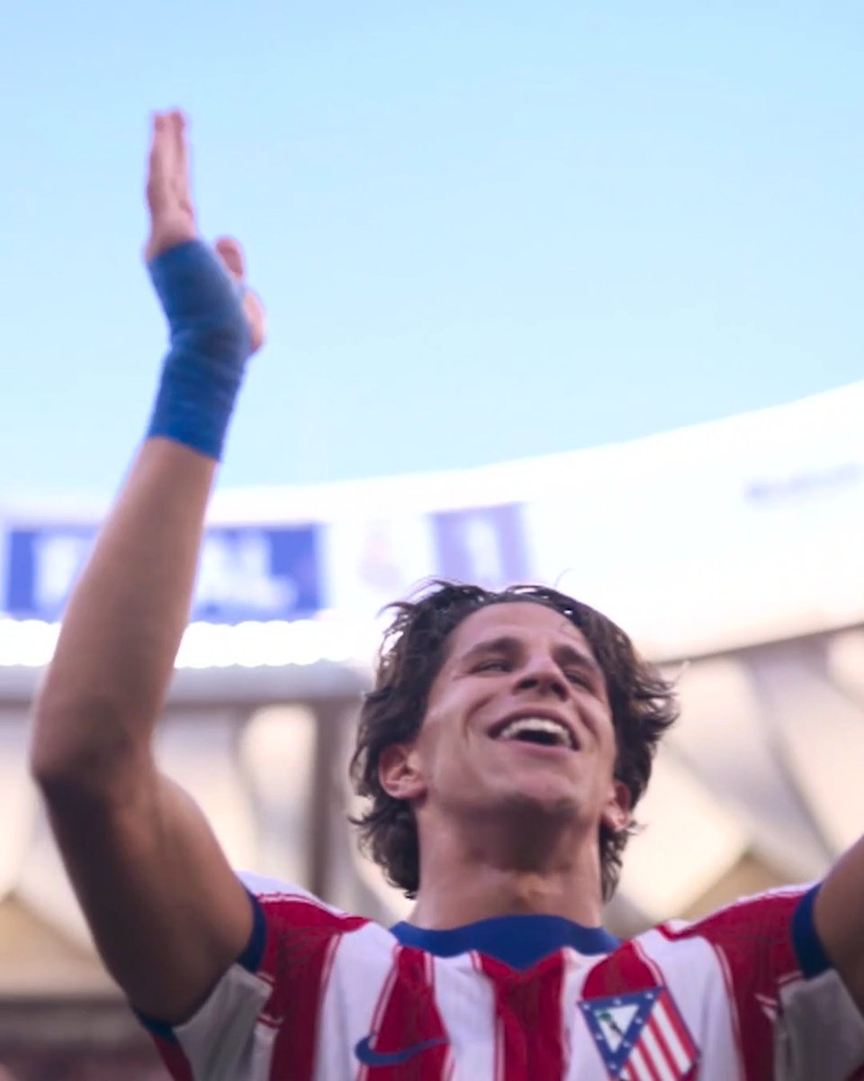Desde la cuna, puro Atlético de Madrid. ❤️ @GiulianoSimeone | LALIGAHighlights