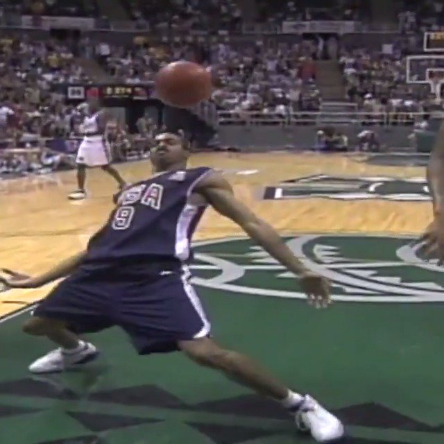 Vince Carter (with hair) put on a ridiculous show during the 2000 Olympics in Sydney! (via USA Basketball)