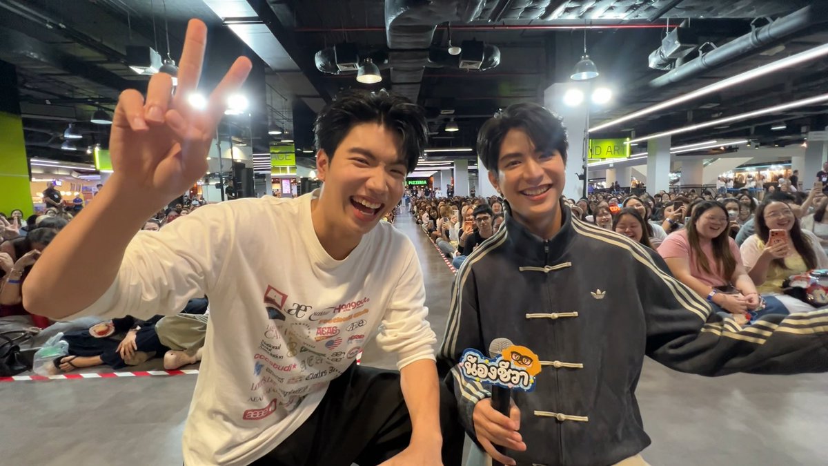 ขอบคุณแฟนๆ ทุกคนที่มาสนุกกับกิจกรรม WEIRDO-101 : STAR GRAVITY เปิดคลาสสอยดาวกับ "ซี คีน" ในวันนี้มากๆ นะค้าบบ รับโมเมนต์กันแบบฉ่ำๆ เลยล่ะ และยังมีความสนุกรอทุกคนอยู่ในซีรีส์ #WEIRDO101SeriesEP7 คืนนี้ ฝากติดตามกันต่อด้วยน้าา สำหรับวันนี้กลับบ้านปลอดภัยนะครับ ! 🫶🏻✨ “WEIRDO-101 แรงโน้มถ่วงระหว่างเรา” 💫 ทุกวันศุกร์ เวลา 20:30 น. ทางช่อง one31 และทางแอปพลิเคชั่น TrueVisions NOW เท่านั้น #GMMTV