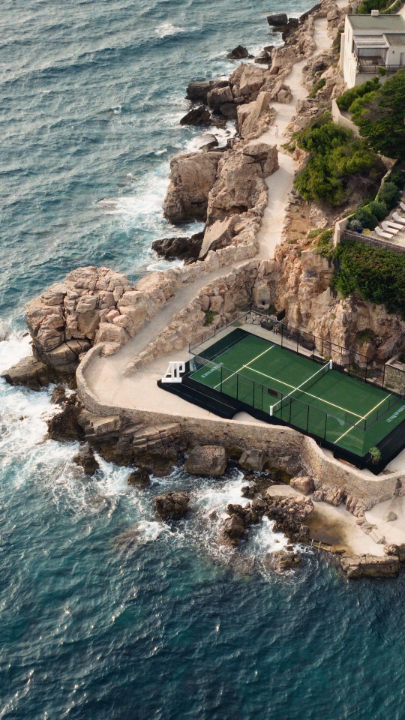 Padel with a view. How do you rate the court for our very first Audemars Piguet Pro-Am Padel tournament? Stay tuned! #AudemarsPiguet #APxPadel