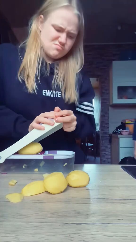 I absolutely love watching these two. There is just something about a mother and daughter getting into harmless mischief together that makes me smile every single time. These two absolutely crack me up, and I never know what they are going to come up with next. 😂 They remind me so much of my daughter and me when she was little. She definitely had her moments when I knew I was supposed to be the serious Mom, but sometimes whatever she had done was so darn funny I couldn’t keep a straight face. 😂❤️ Those little moments become some of the memories you treasure most. ❤️