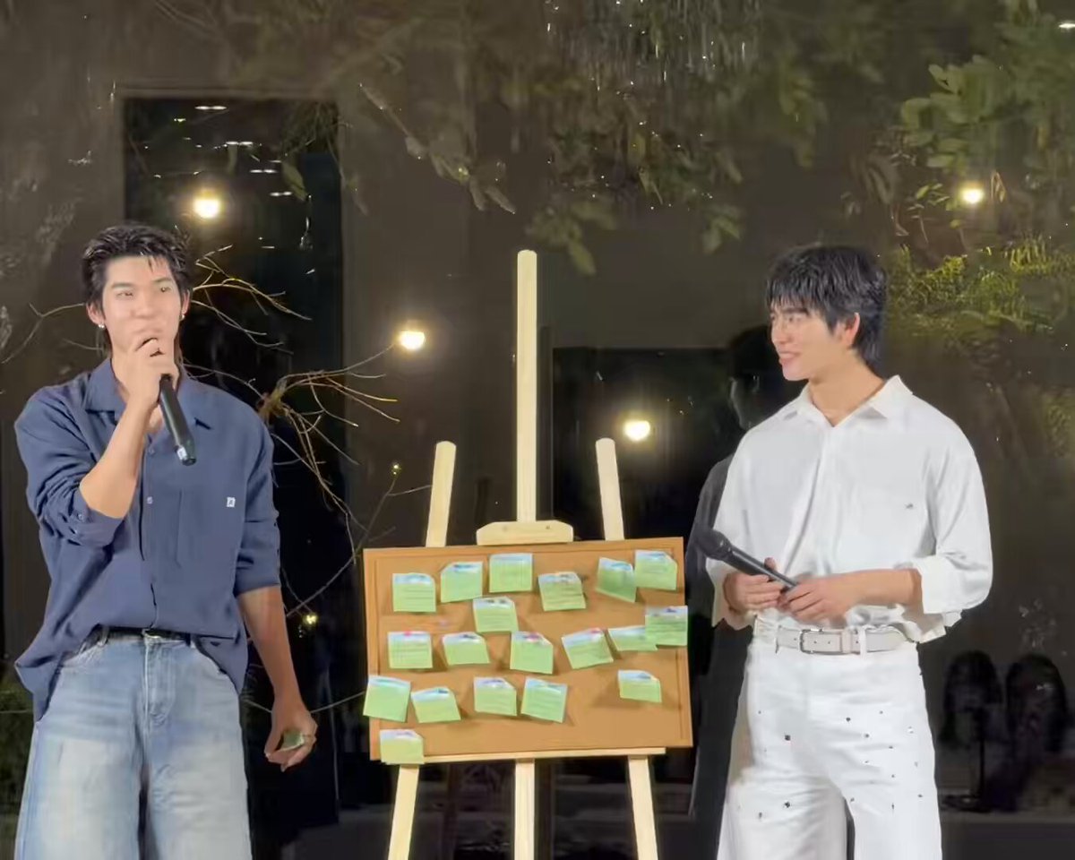 💬 ความรู้สึกที่อยากบอกอีกฝ่าย 🐶 ขอบคุณอะไรก็ตามที่ทำให้พี่มาอยู่ตรงนี้กับตี๋ เมื่อก่อนตอนที่อยู่คนเดียว เหงามากก พอมีพี่ป๋อ ทุกอย่างมันเปลี่ยนไปเลย ไม่ว่าจะเรื่องงาน ชีวิตประจำวัน คือมีพี่มันดีขึ้นกว่าเดิมมาก ๆ 🐻‍❄️ ก็คงเป็นอยากขอบคุณเหมือนกันแหละ อยู่กับตี๋มันสนุก เราเครียดอะไรมาในแต่ละวัน เจอหน้าตี๋ อยู่กับตี๋ มันก็แฮปปี้ เป็นความสบายใจมาก ๆ คุยได้ทุกเรื่องจริง ๆ มันมีไม่กี่คนที่รู้เรื่องเราทุกเรื่อง แบบทุกเรื่องจริง ๆ ตี๋เป็นคนนั้น ก็ขอบคุณที่คอยอยู่ข้าง ๆ ตลอดทุกเรื่องเลย ( 🥺🥺🥺🥺🥺🥺🥺 )