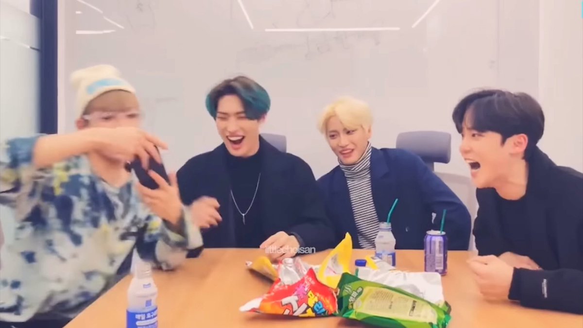 Captain is so😹 “Who is Mingi Yunho fav hyung?” 🐿️ Answer it 🐰 You really going to pick?? 🐿️ I don’t mind im okay with that, but later at home come to my room (😹) 🐶 🐥 /🙅🏻🙅🏻 🐿️Then im okay with that I don’t want to lose to Seonghwa