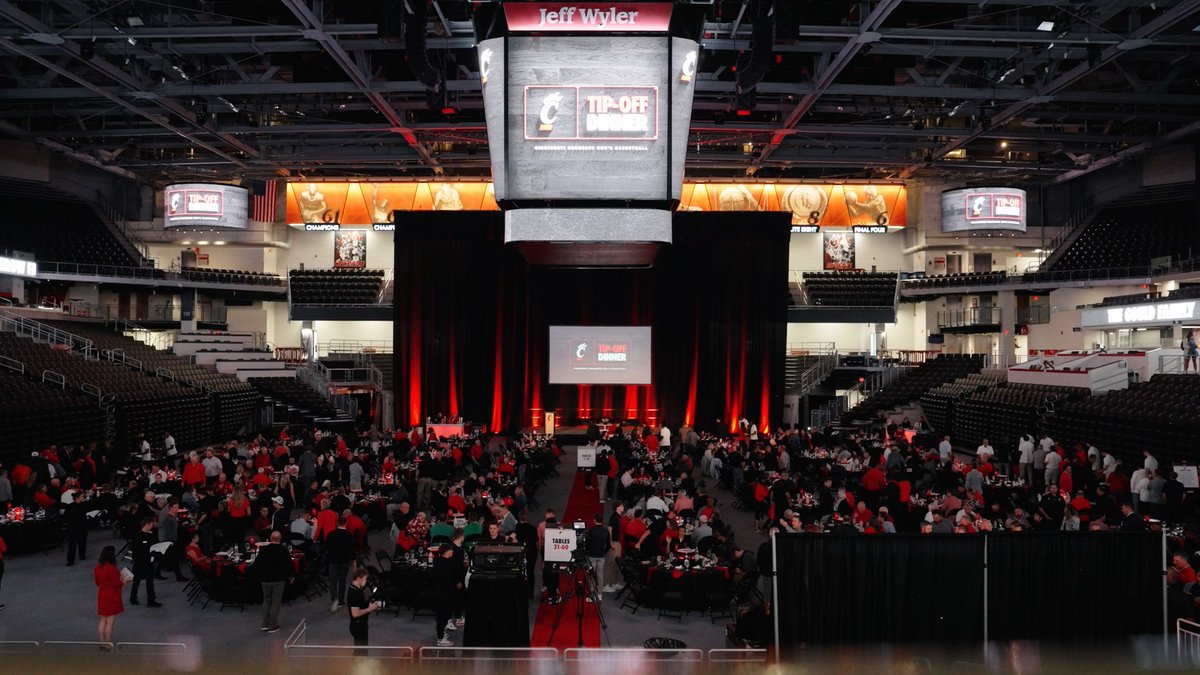 A night for Bearcats basketball family. ❤️🖤 Thanks to all who attended the 2026 Tip-Off Dinner!