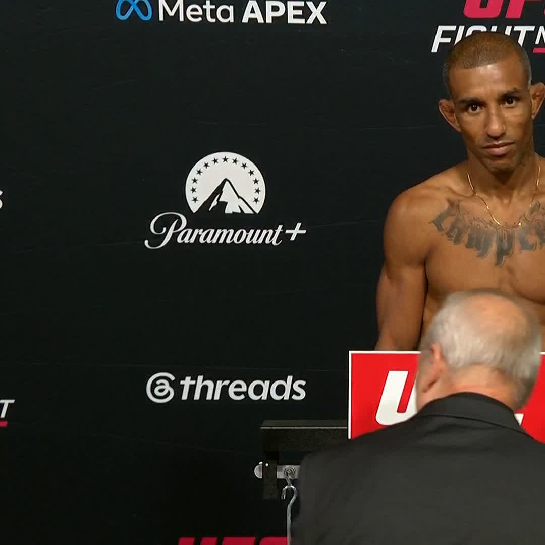 61,2 Kg ⚖️ para o brasileiro Raoni Barcelos na pesagem oficial do #UFCVegas121! 🇧🇷 [ Sábado (26) | Ao vivo a partir das 17h SOMENTE no @ParamountPlusBR ] ⁣