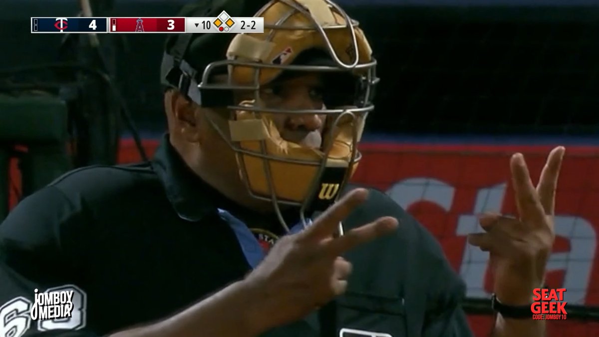 Umpire Laz Diaz had possibly the worst half inning that an umpire has ever had, a breakdown