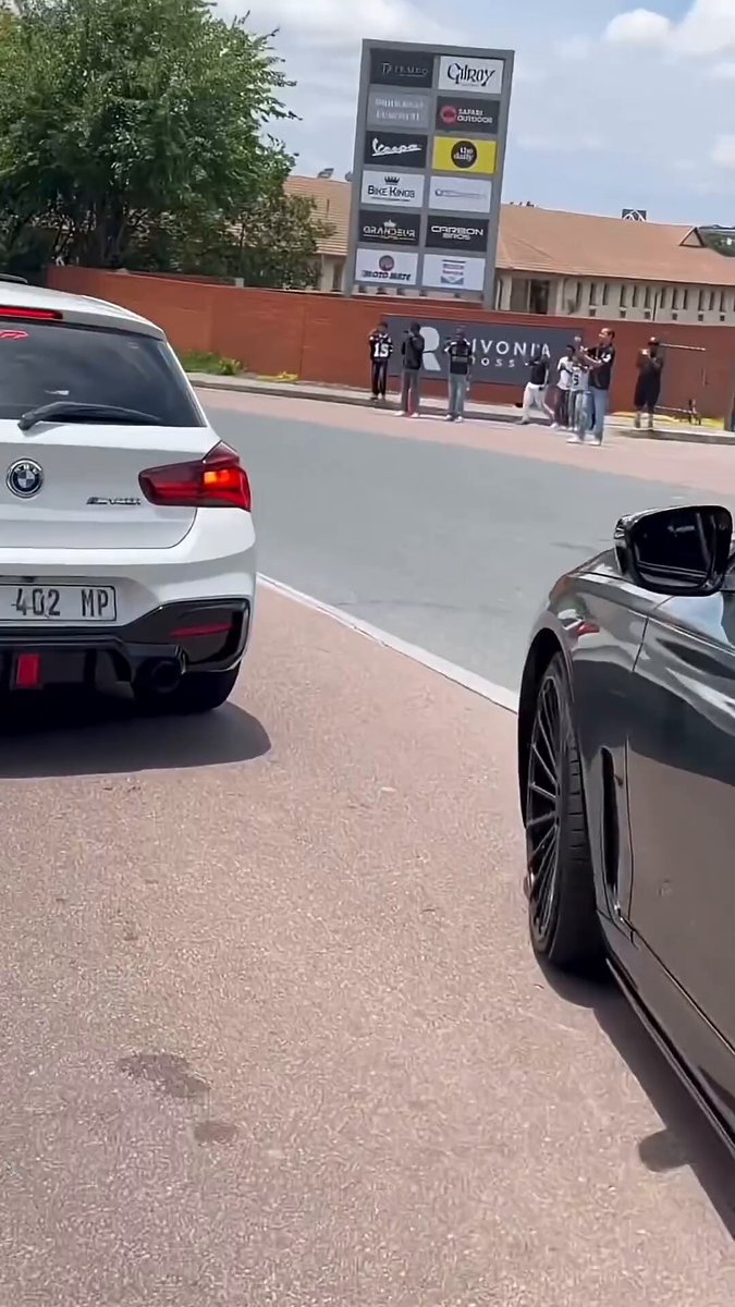 BMW Mother of 2 spinning yerrrr this thing is too much 😭👌👌🙌🔥🔥🔥🔥🔥🔥 📷DTWB