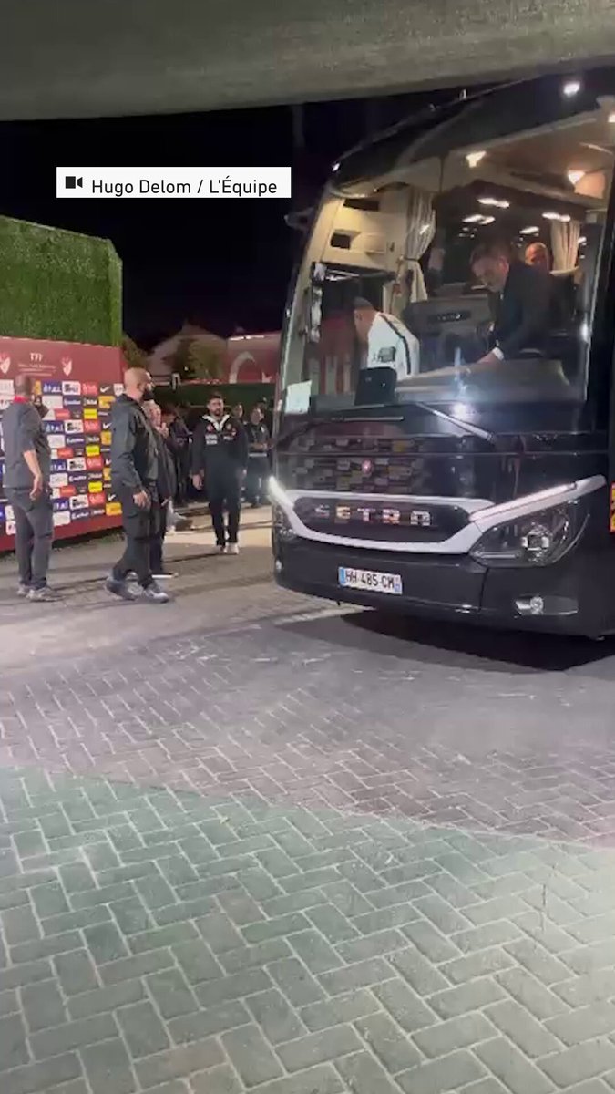 Les Bleus, emmenés par Zinédine Zidane, sont arrivés au stade avant Turquie-France