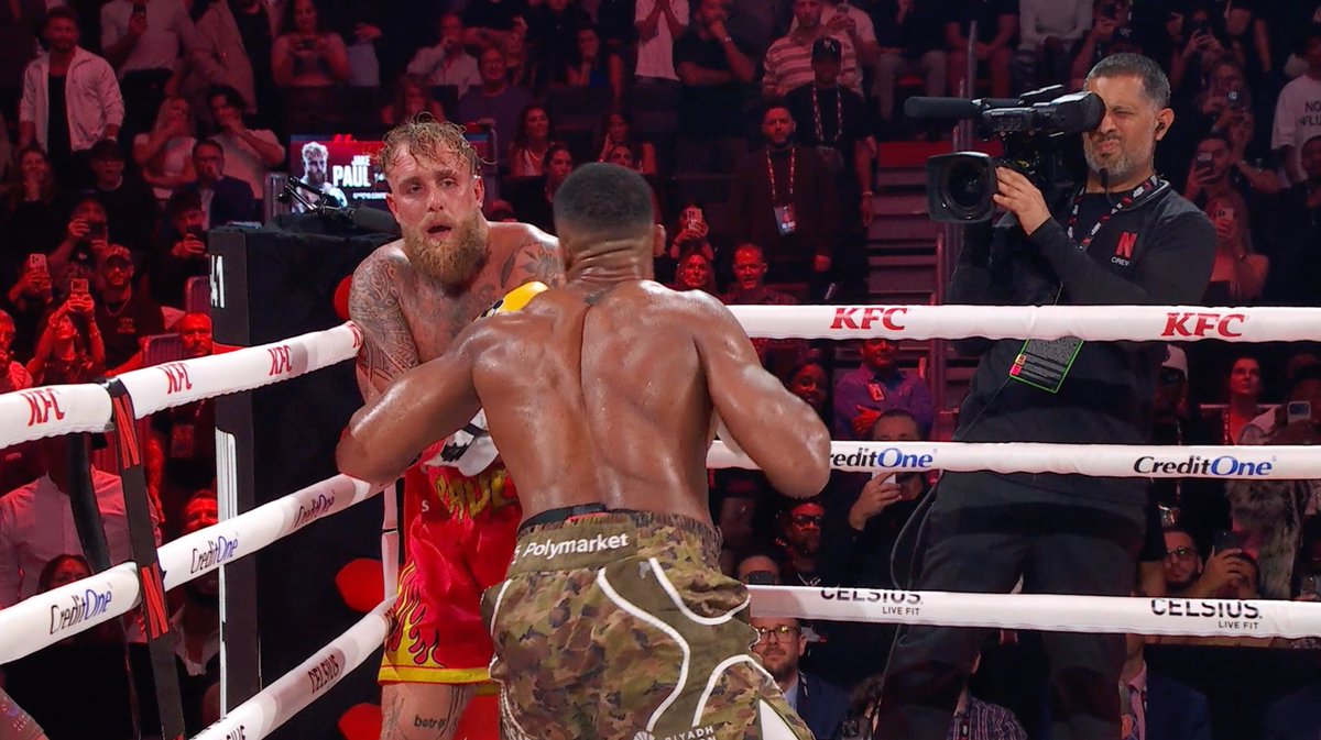 It’s been over nine months since Anthony Joshua knocked out Jake Paul in six rounds 😮 Joshua fractured Paul’s jaw in two places, requiring surgery to insert titanium plates and remove some teeth 😰