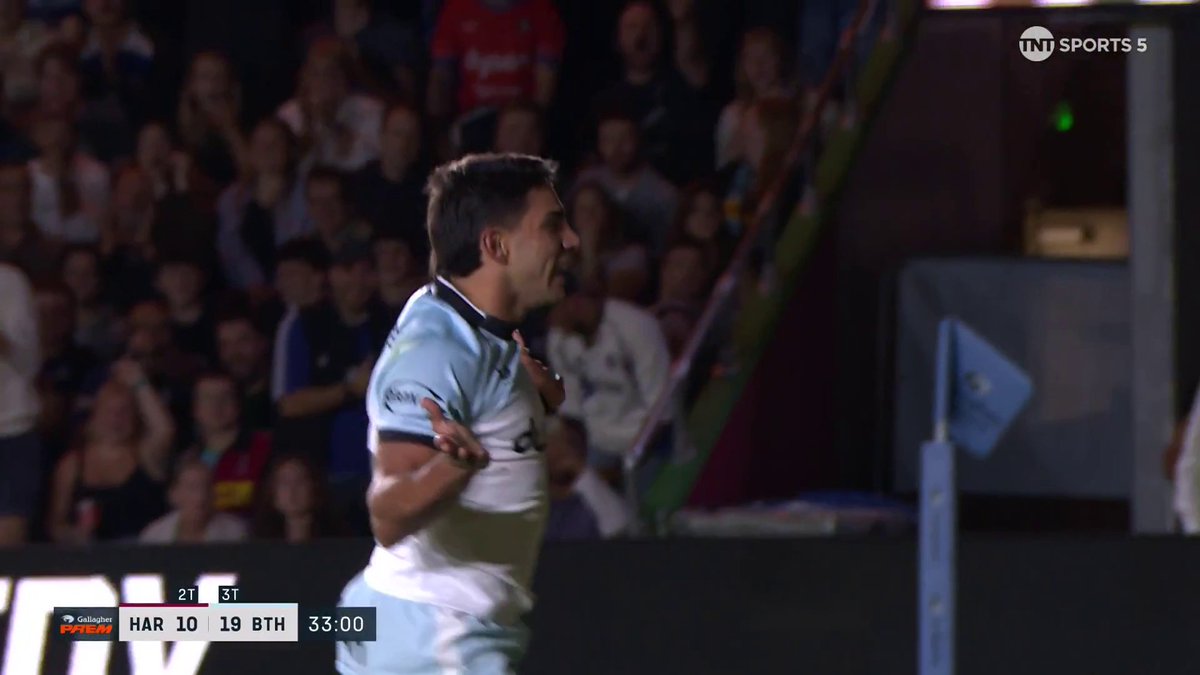 This Santi Carreras interception deserves your full attention ๐คฏ ๐บ Stream TNT Sports on HBO Max