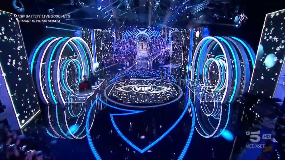 Mettetevi comodi… ma non troppo, perché in questi giorni è successo di tutto 👀 #GFVIP inizia ORA su #Canale5 e live su Mediaset Infinity!