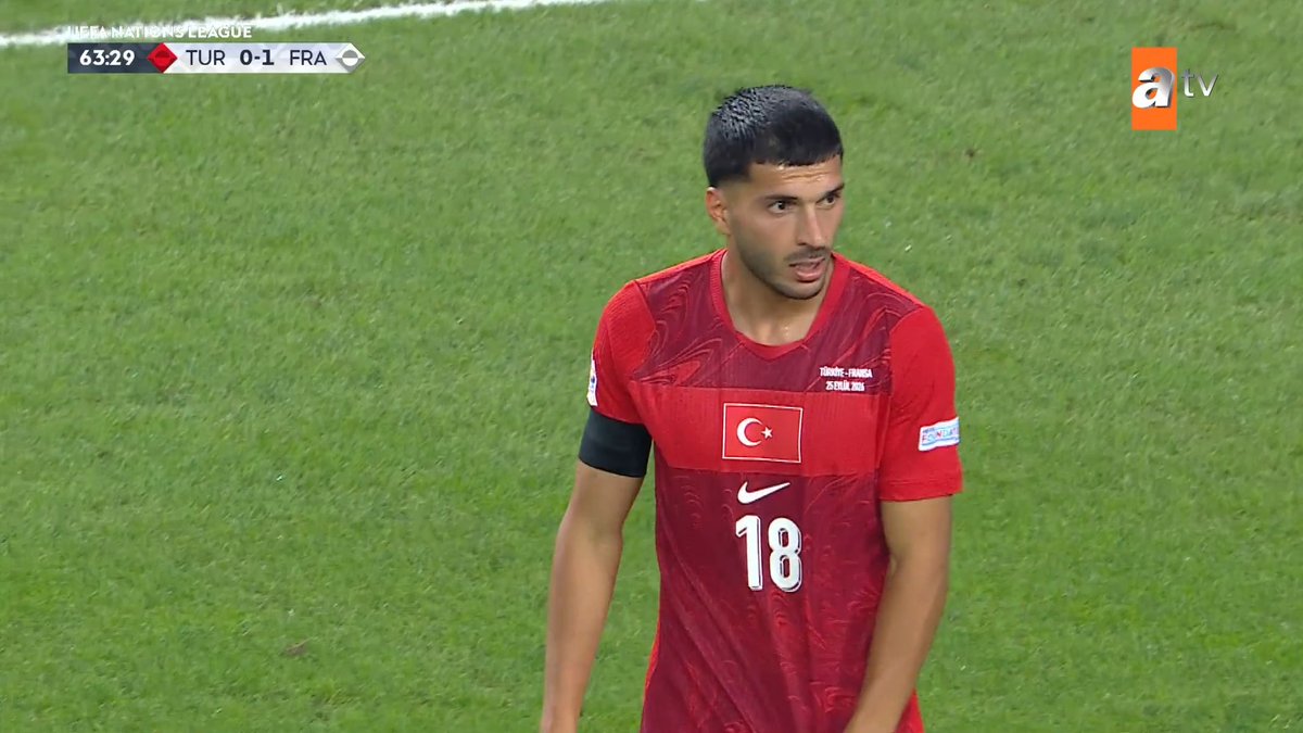 Oğuz’un ceza sahasından vurduğu şut auta gitti. #Türkiye #Fransa #TURFRA