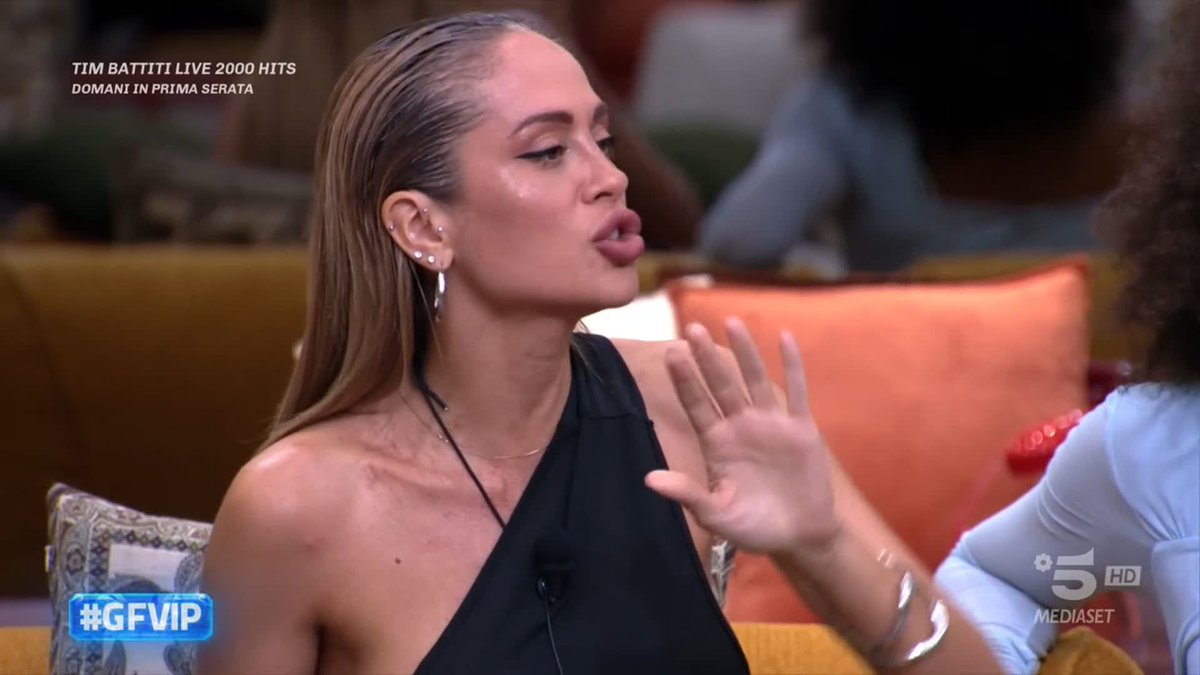 E gli animi in Casa si scaldano subito 🔥 #GFVIP