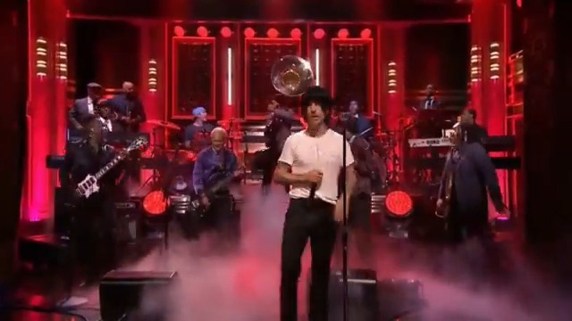 Standing on the Verge of Getting It On Live at The Tonight Show Starring Jimmy Fallon 2014 🇺🇸