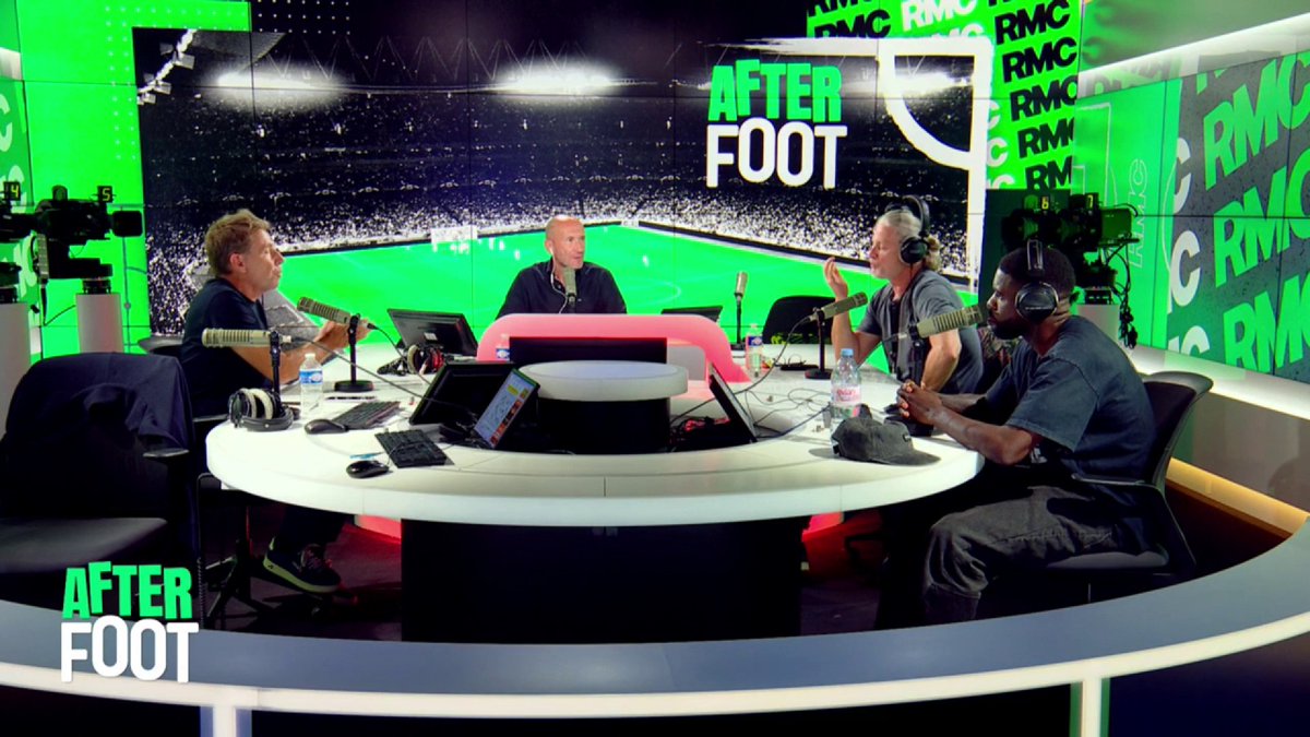🎙️ Daniel Riolo : "Pourquoi tu veux trouver ce joueur technique devant la défense si tu ne l'as pas ? Tu veux ressembler à un modèle de foot qui n'est pas le notre : celui de l'Espagne, Vitinha avec le PSG... Si tu ne l'as pas, il faut aller vers autre chose."