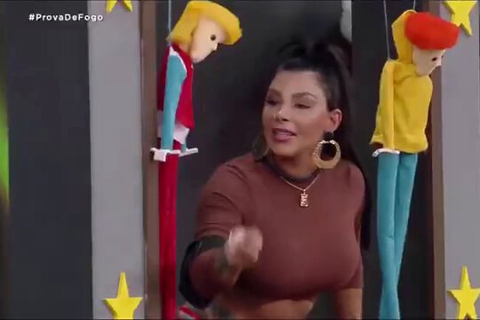 - vc é uma sonsa - e vc é uma... piranha #AFazenda