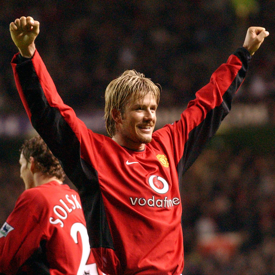 🏴󠁧󠁢󠁥󠁮󠁧󠁿 David Beckham had no pace as a footballer. And this clip perfectly shows that. 🐢 He'd rather chip the goalkeeper from 30-yards than be in a race with the defender.