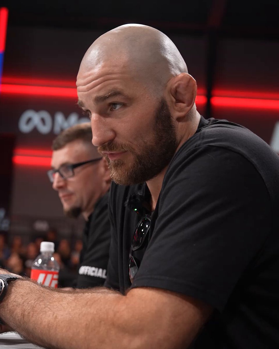 “If you go for that leg, he’s gonna go for a choke or an armbar or a kimura or some shit, gay jiu jitsu thing” - Sean Strickland as BJJ Coach ✍️🔥