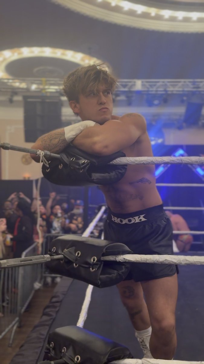 🚨 HOOK JUST SHOCKED CHICAGO! 🚨 Aaron Rourke issued an open challenge… and HOOK answered it. The Chicago crowd didn’t see this coming. 🔥 HOOK